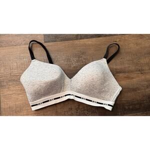 Victoria’s Secret PInK 38D Wear Everywhere Wireless Lightly Lined Gray